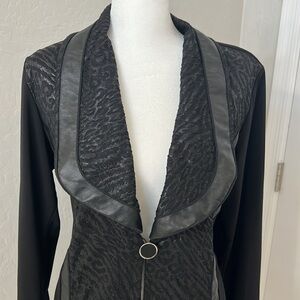 Artemis Fashions longer jacket in black with texture and buttons for style large